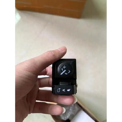 Dispositivos eléctricos para coche – Interruptores
