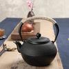 Japanese Iron Tea Pot with Stainless Steel Infuser Cast Iron Teapot Tea Kettle for Boiling Water Oolong Tea 600/900/1200ML