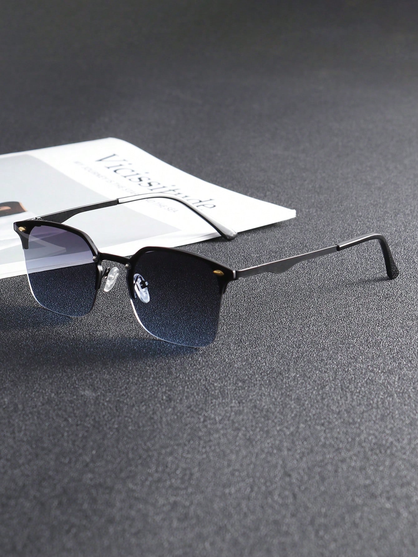 

Men s metal half-frame elegant vintage stylish glasses, suitable for daily commuting and outdoor vacations серый