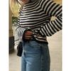 Autumn and Winter New Product Simple Contrasting Color Striped Round Neck Knitted Pullover Long Sleeved Elegant Sweater