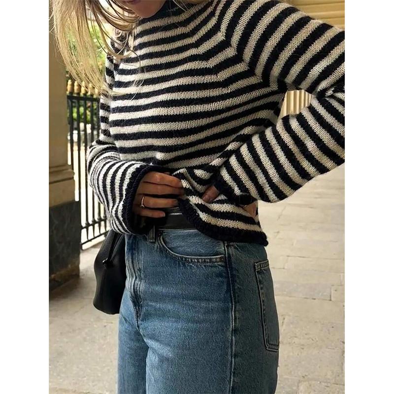 Autumn and Winter New Product Simple Contrasting Color Striped Round Neck Knitted Pullover Long Sleeved Elegant Sweater