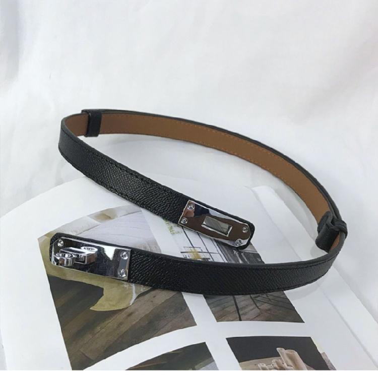 Sleek Waistband Adjustable Metal Buckle Belt for Women Lightweight Design for Comfort and Style