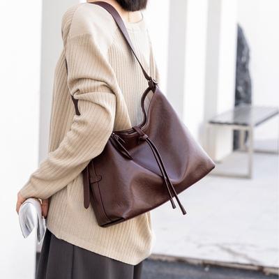 Frühling Sommer 2025 Pflanzlich gegerbtes Rindsleder Große Kapazität Damen Schulter Unterarm Premium Messenger Bag Pendler Vielseitige Leder Damen Tasche