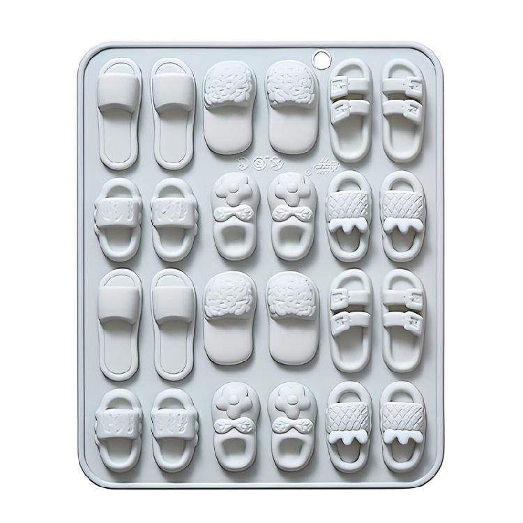 Moule en Silicone pour Loisirs Créatifs à 24 Compartiments Offrant 6 Contours de Pantoufle Distinctifs pour les Passionnés Créatifs