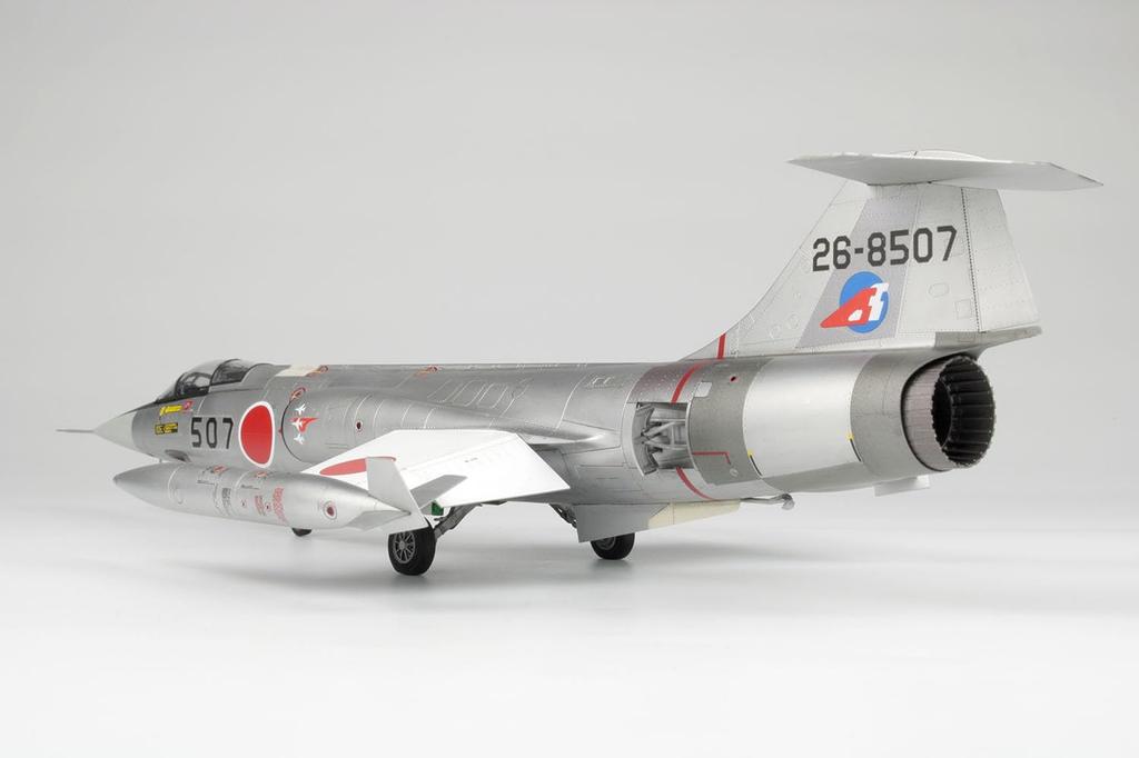PLATZ 1/48 Scale Air Self-Defense Force F-104J Starfighter "Glory" Air Combat Competition 1980 205th Squadron Plastic Model AE-41 (Airplane)