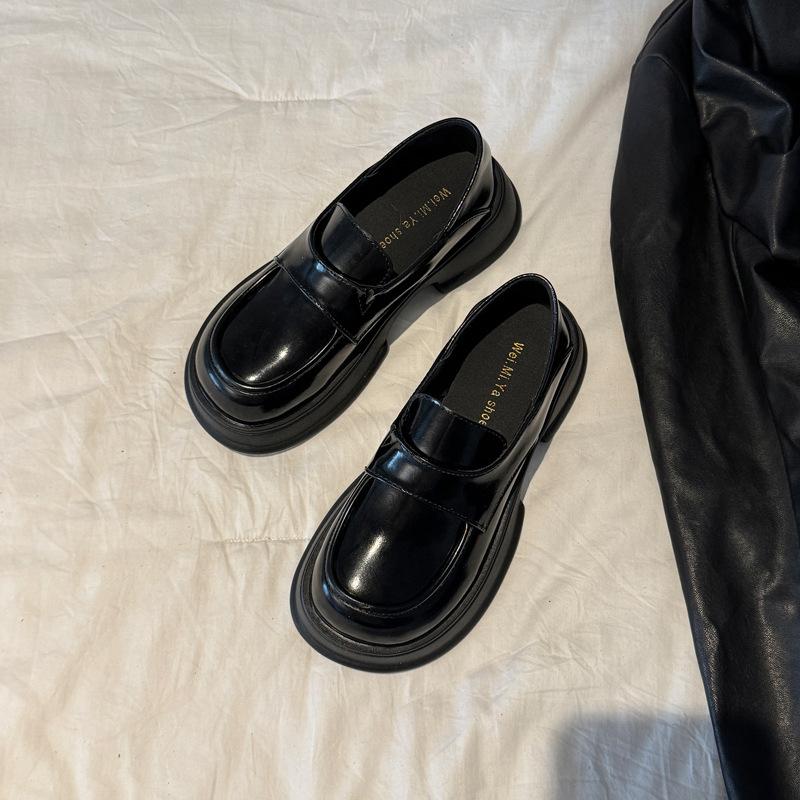 Platform loafers women's 2025 autumn and winter new models with skirts, one pedal, small leather shoes, British style JK uniform single shoes women