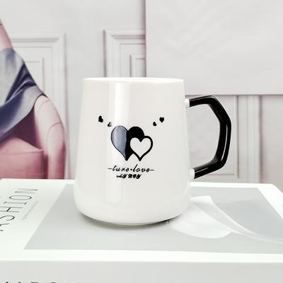 Ins Stil Retro Kreativ Doppel Liebe Keramiktasse Einfach Grenzüberschreitend Paar Tasse Schwarz Weiß Kaffeebecher mit Deckel Löffel