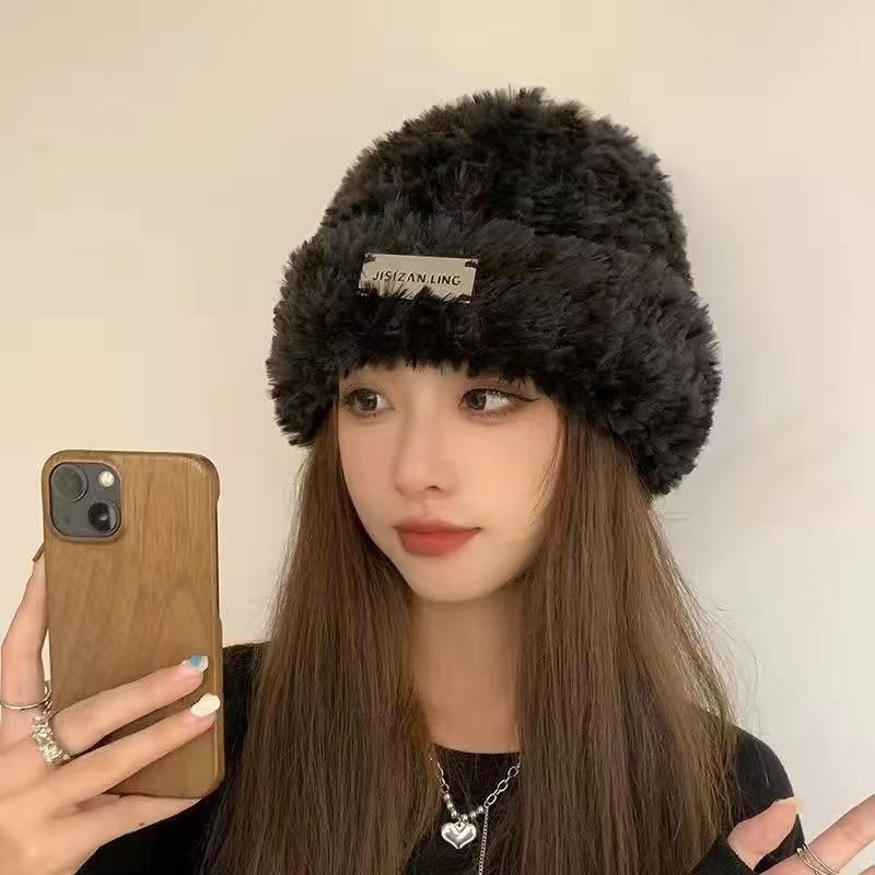 Wool Hat Autumn and Winter Women's Versatile Knitted Bag Head Shows a Small Face and Keeps Warm, White Plush Plush Cold Hat Big Head Circumference