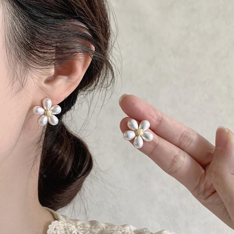 French Flower Pearl Earrings Elegant Irregular Drop Earrings Temperament Charm Earrings Vacation Party Jewelry For Women