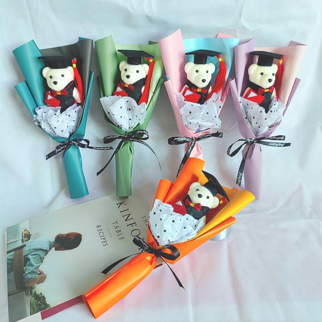 1 graduation season PhD hat teddy bear bouquet, suitable for school events and party decoration, graduation season gift