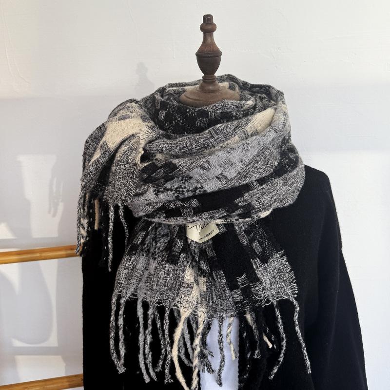 Korean atmosphere autumn and winter scarf women's versatile thickened scarf student couple dual-purpose plaid warm shawl men