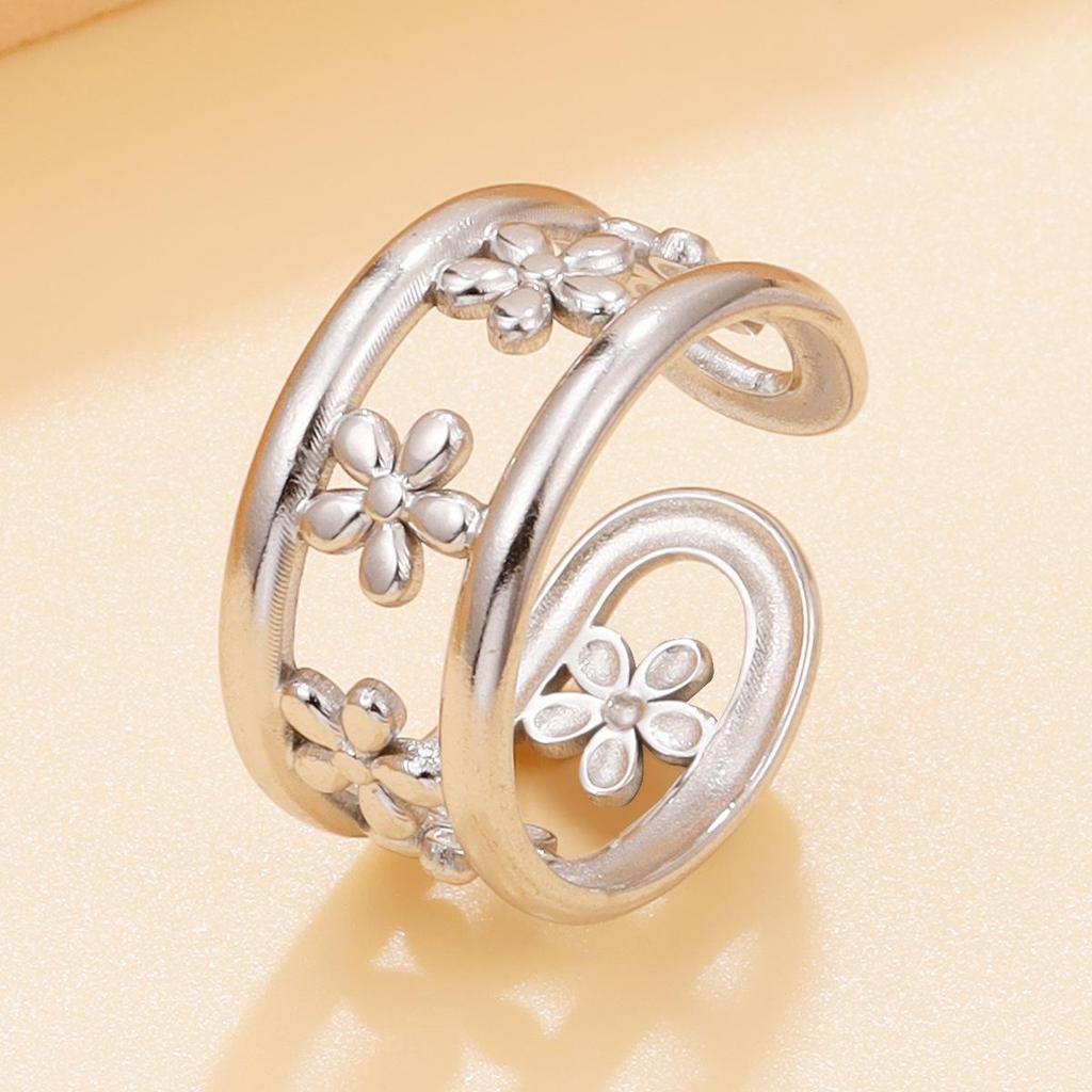 Chic 18K Gold-Plated Stainless Steel Floral Ring - Versatile Hollow Flower Design
