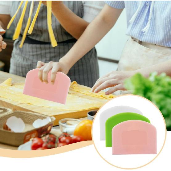 6 Pack Plastic Bench Scraper, Flexible Dough Scraper, Flexible Plastic Multipurpose Kitchen Pastry Cutter Tool, for Bread Cake Dough (White, Green,
