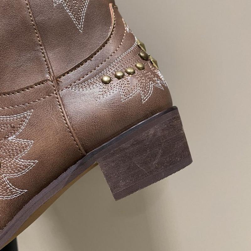 Bestickte Ritterstiefel im chinesischen Stil mit mittelhohem Schaft, dicken Absätzen und spitzen Ärmeln