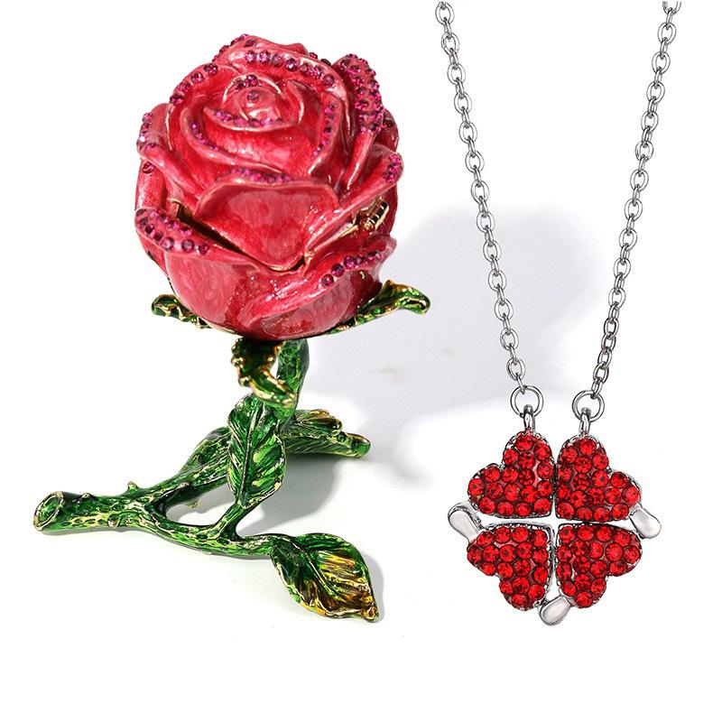 Four Leaf Fashionforward Clover Necklace For Women In Premium Gold And Silver Finishes