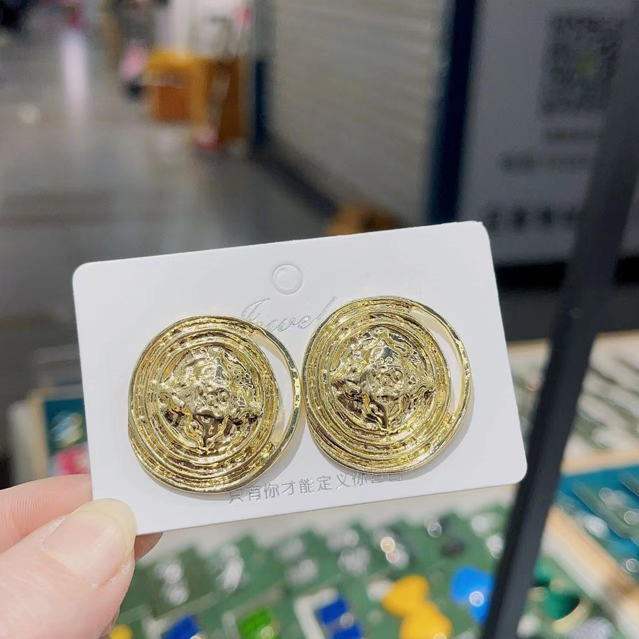 French Style 3D Rose Flower Earrings Needle Vintage Gentle Mid-century Women s Fashionable Personality Ear Jewelry