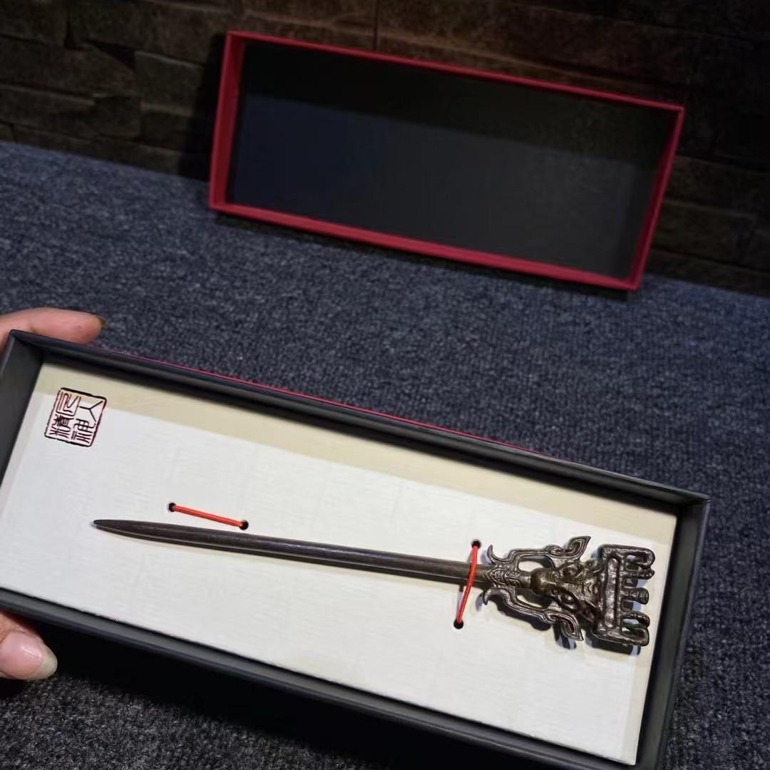 

Золотой Феникс Ручной Работы Ретро Пучок Волос - Элегантная Китайская Заколка Подарок для Подруги, Матери или Учителя