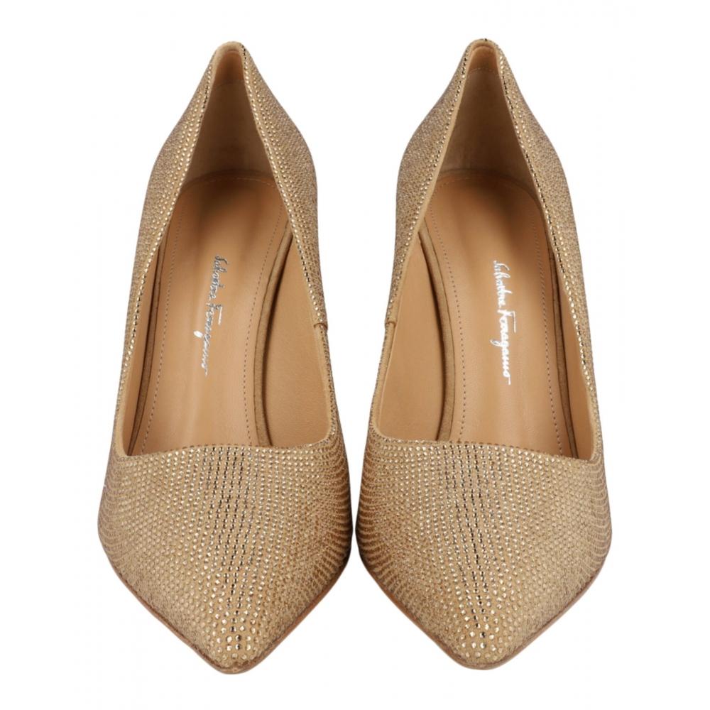 Salvatore Ferragamo Ilary X5 Crystal Embellished Pumps Gold