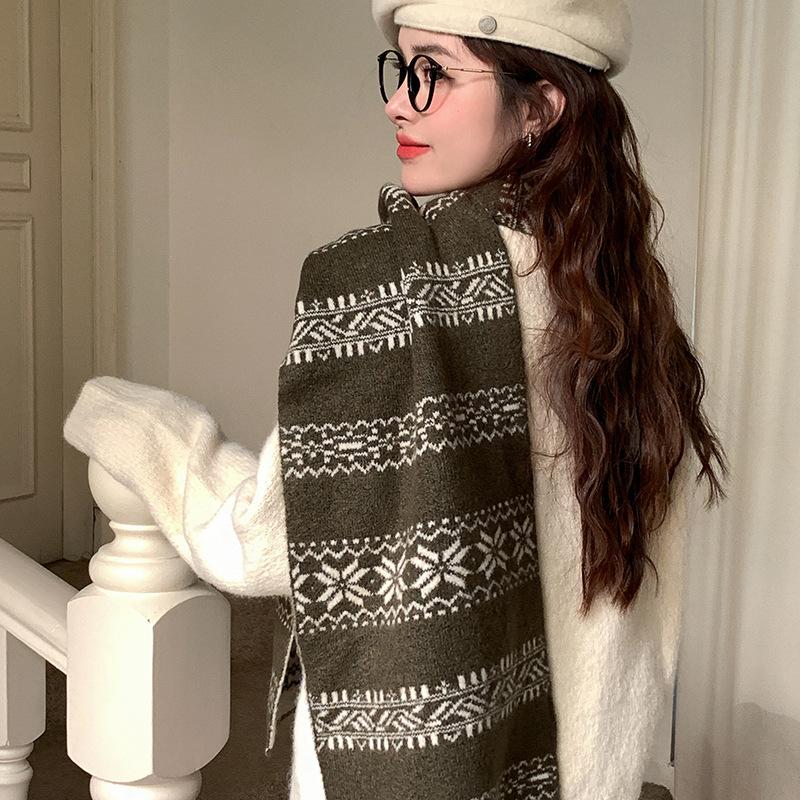 Red knitted scarf women's autumn and winter atmosphere sense versatile thickened warm Christmas gift scarf shawl