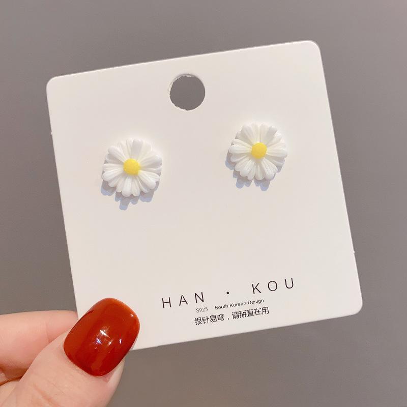 

Chrysanthemum Stud Earrings Temperament Small Daisy Earrings Female Simple Hyunya Small Personalized Earrings