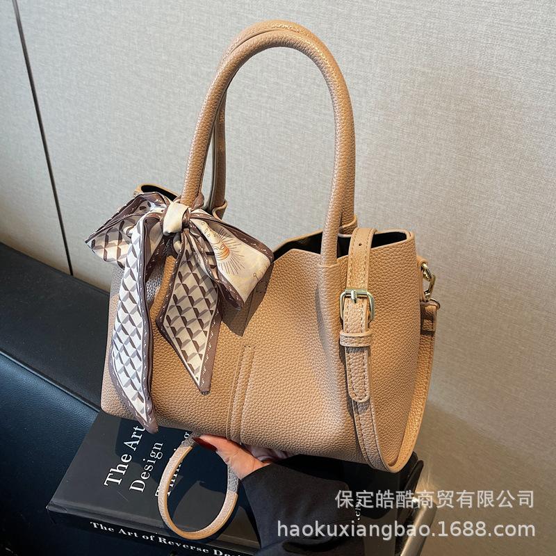 Large-capacity Bag Women's Spring and Summer Versatile 2025 New Simple Casual Shoulder Handbag Commuter Tote Bag