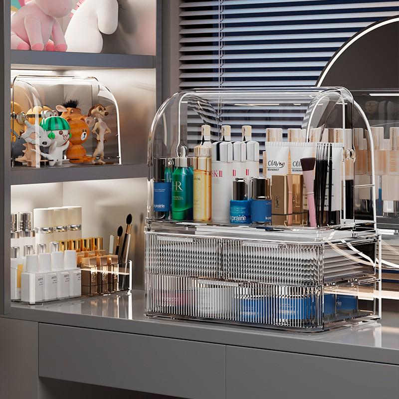 Elegancki dwuwarstwowy pyłoszczelny organizer na kosmetyki z uchylnym wiekiem na makijaż i pielęgnację skóry.