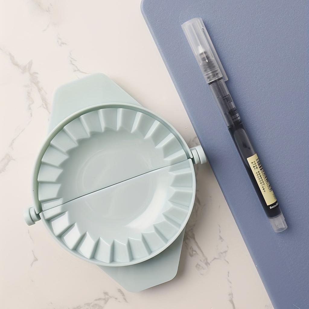1PC Kitchen Manual Dumpling Maker Mold