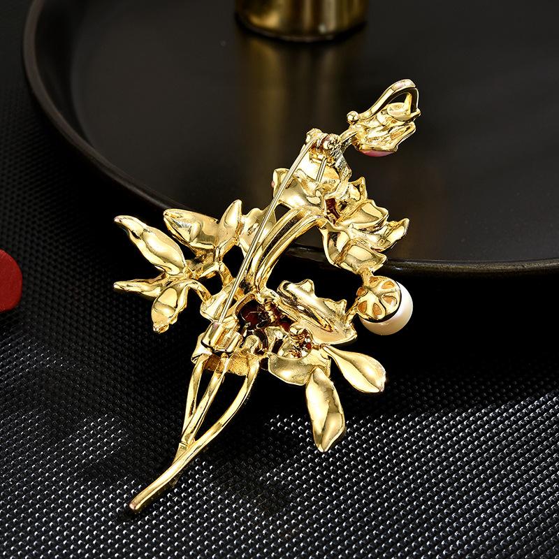 Broche Fleur Pivoine Émail Élégant Design Luxe Léger pour Femme Broche Tendance Polyvalente Design de Niche
