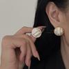 Retro French Gentle Stud Earrings Women's Simple High-end Sense Light Luxury Unique Temperament Daily Commuting Versatile Earrings