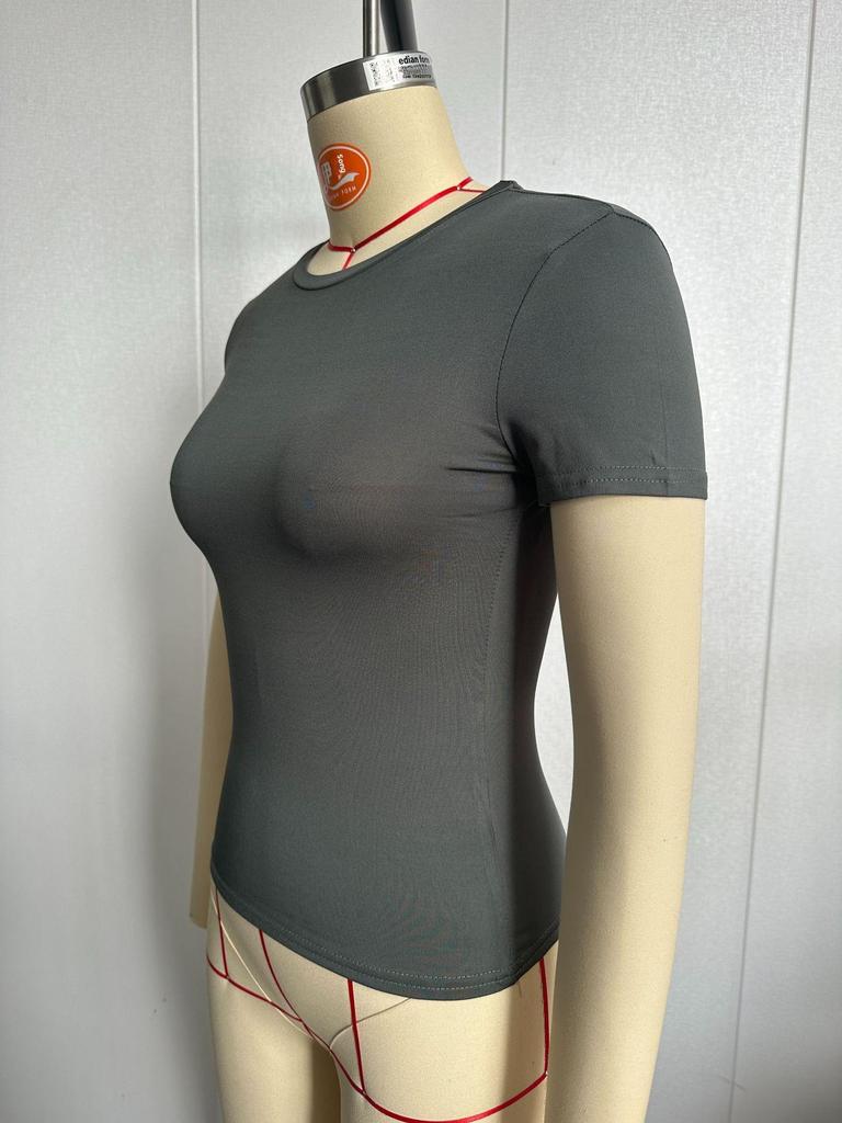 Trendy Women's Casual Long-Sleeve Solid Color Slim Pullover T-Shirts for Spring and Autumn.