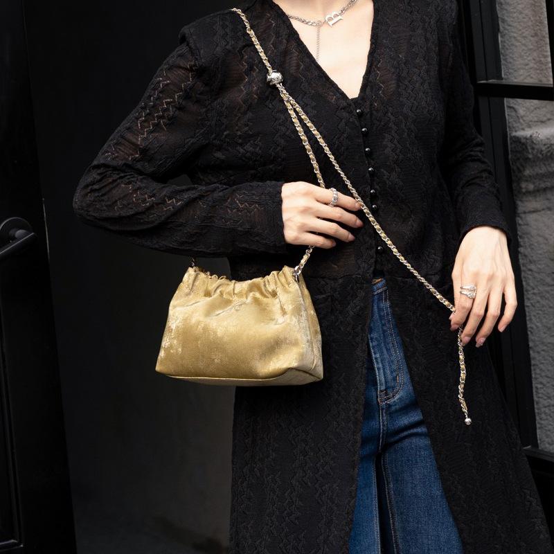 Genuine Leather Women's Bag In Summer New One Shoulder Crossbody Cloud Bag Casual Simple and Versatile National Style Cowhide Chain Bag