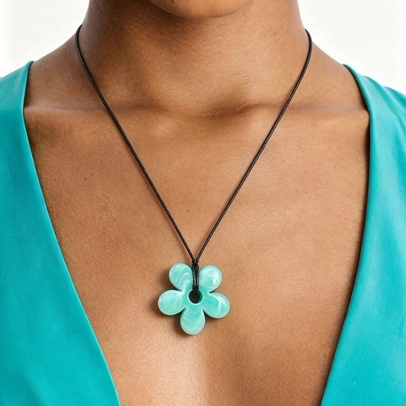 2026 Neue Sommer Trendige Harzblume Lange Halskette für Damen Minimalistisch Bunte Blumige Verstellbare Halskette Tägliche Wear Schmuck