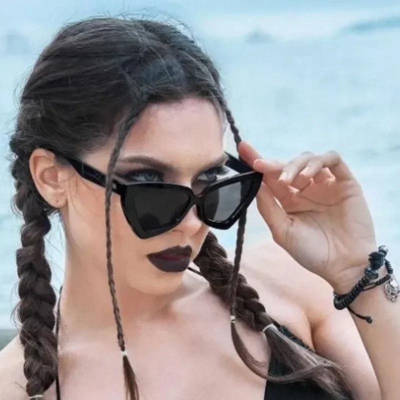 Retro Square Sunglasses Women Fashion Plastic Frame Vintage Sun Glasses Men Stylish Oversized Eyewear