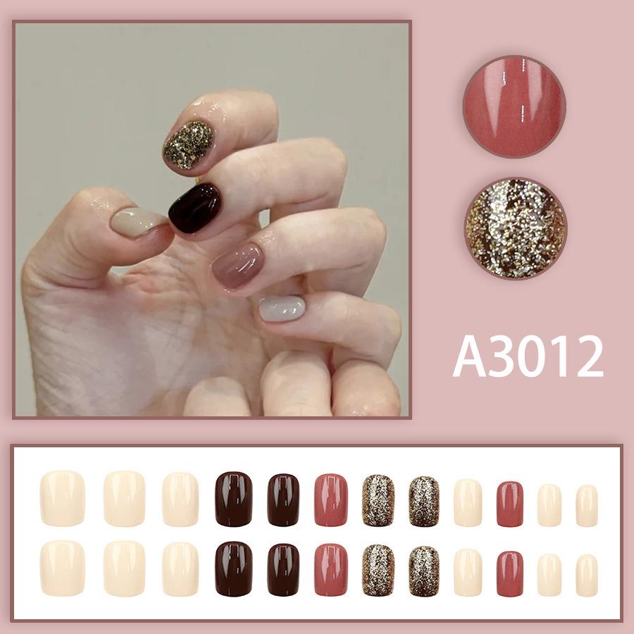 

24-Piece Caramel Winter Glitter Nail Stickers - Short Square, Whitening, Color-Block Design