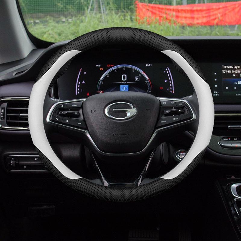 Trumpchi M6 Max Pro Nappa Leather Steering Wheel Cover: Ultra-Thin, Anti-Slip, Sweat-Absorbing, All-Season.