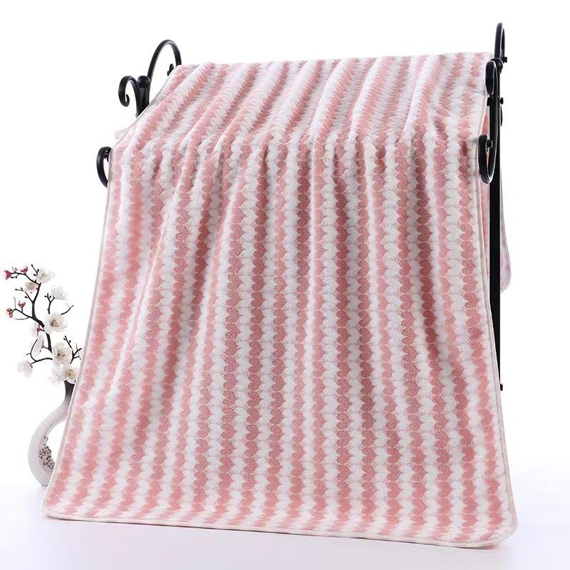 Coral Fleece Heart-shaped Towel, Bath Towel, Household Absorbent Soft Shower Towel