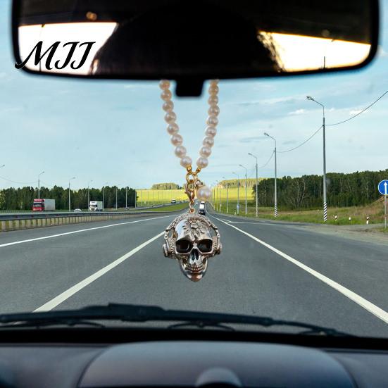 Unique Car Mirror Dangler Skull Hanging Ornament, Gothic Faux Pearl Chain Auto Rear Spooky Vehicle Accessories View Charm, Funny Interior Pendant for