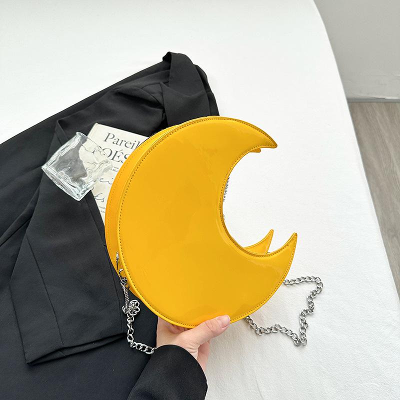 

Personalized moon shape bag spring and summer new 2025 fashion niche patent leather glossy shoulder bag crossbody dumpling bag women чорний
