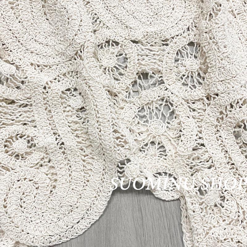 Retro Chic Crochet Crop Top: Sleeveless, Hollow Design 404