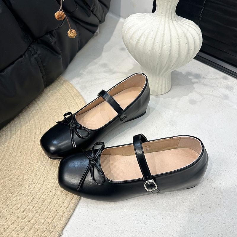 

French retro fashion versatile light mouth flat-soled single shoes women s 2025 spring and autumn silver round head bow Mary Jane shoes 40 чорний