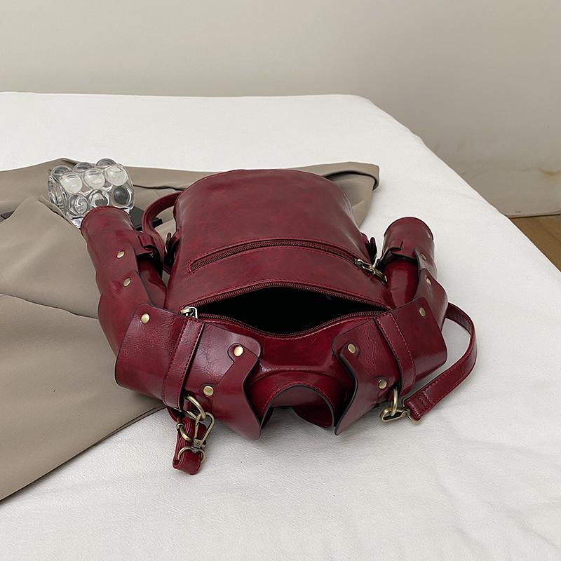 Stylish retro medieval shoulder helmet armor three-dimensional tote bag personalized halloween oblique span bag