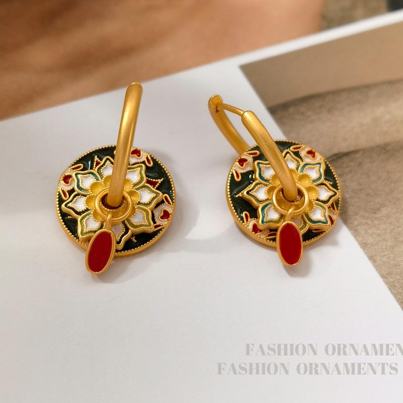 Malowane nauszne mankiety w stylu chińskim: Modne kolczyki color block z niszowym designem high-end