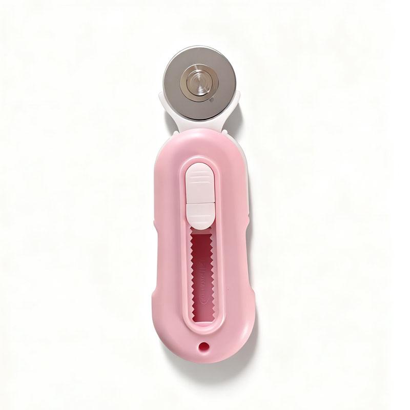 

Rotary Cutter Craft Knife | Durable Stainless Steel Blade, Easy Replacement, Comfort Grip | Multi-Color for Paper Fabric DIY рожевий