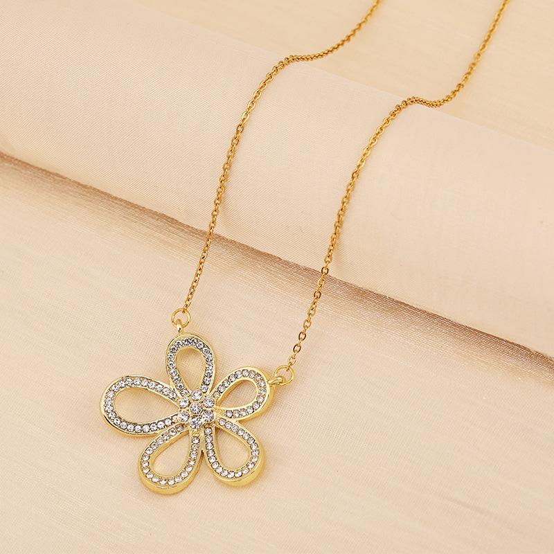 Vijfblaadjes Bloem Ketting Vrouwelijke Zonnebloem Sleutelbeen Ketting Temperament Camelia Oorbellen Ketting Accessoires