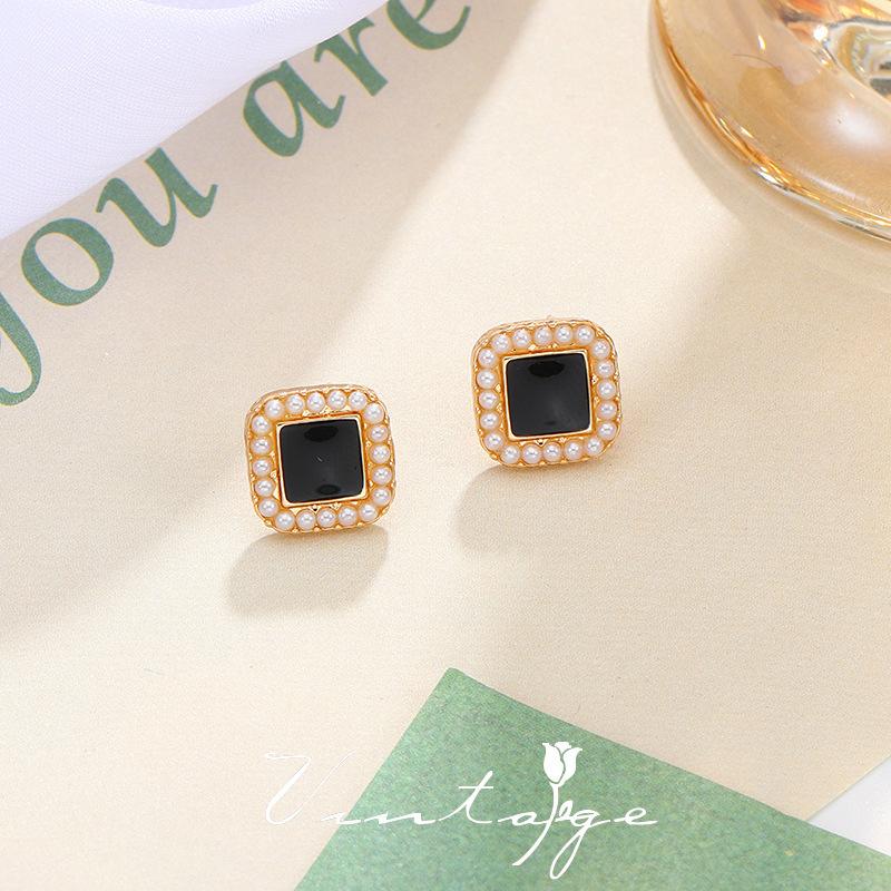S925 Silver Needle Drip Oil French Classic Elegant Exquisite Rainbow Ear Clips Small Versatile Black Square Pearl Stud Earrings