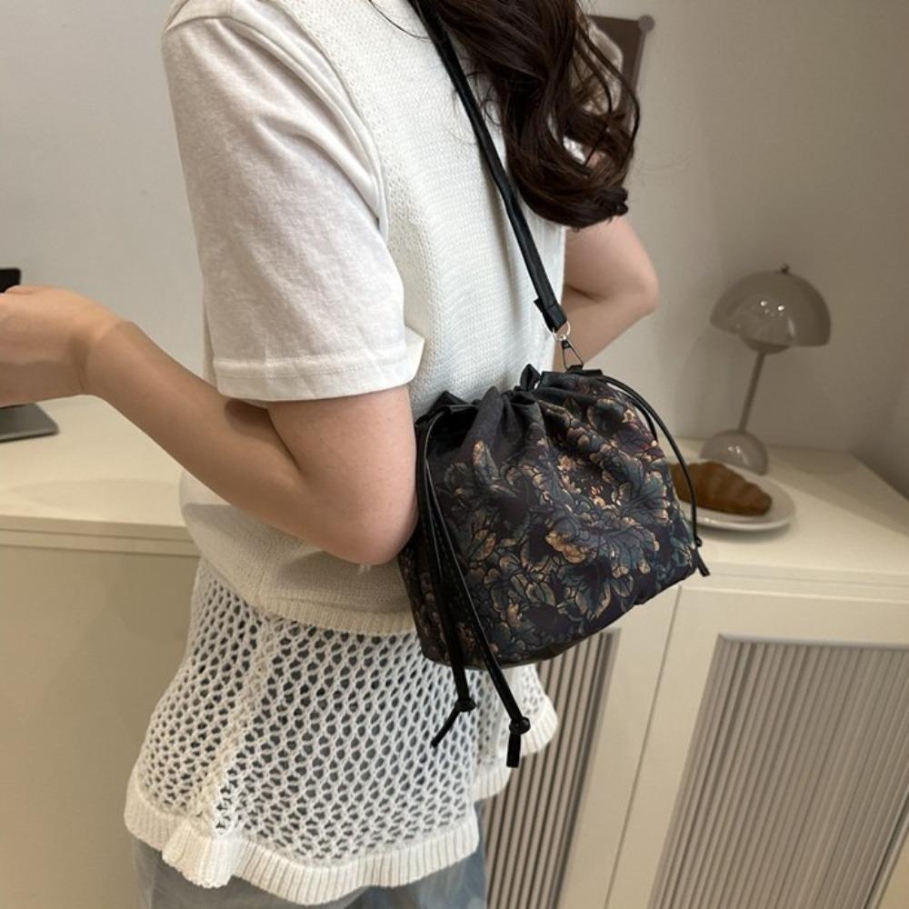 Sanitary Napkin Bag Flower Handbags Chinese Style Hanfu Drawstrings Bag  Outdoor