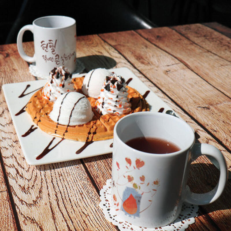 if096-Design Mug 2p-Blood donation is a small but big action.