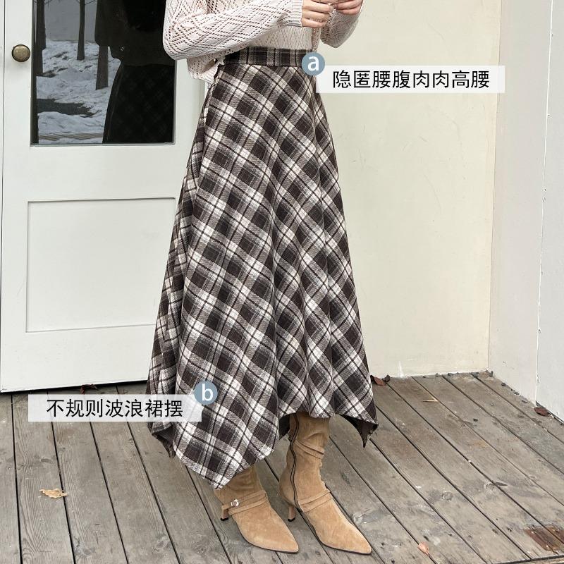 navy blue skirt women's spring and autumn new high waist drape fashion retro medium and long A-shaped irregular plaid umbrella skirt