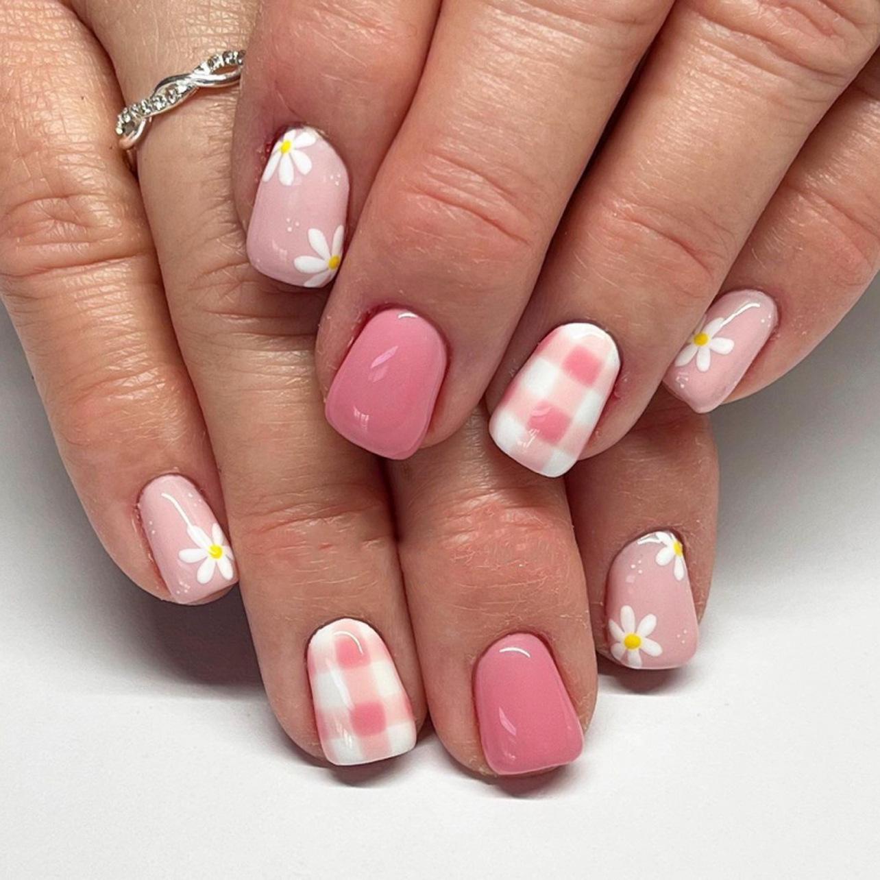 Fresh White Daisy Short Square Wearable Nails - Hot Selling Manicure Tips