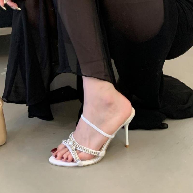 Fashion Luxury Rhinestone Brand Designer Slippers Women Fashion Open Toe Cross Tied Slide Sandals Elegant Pointed Toe High Heel Sandals